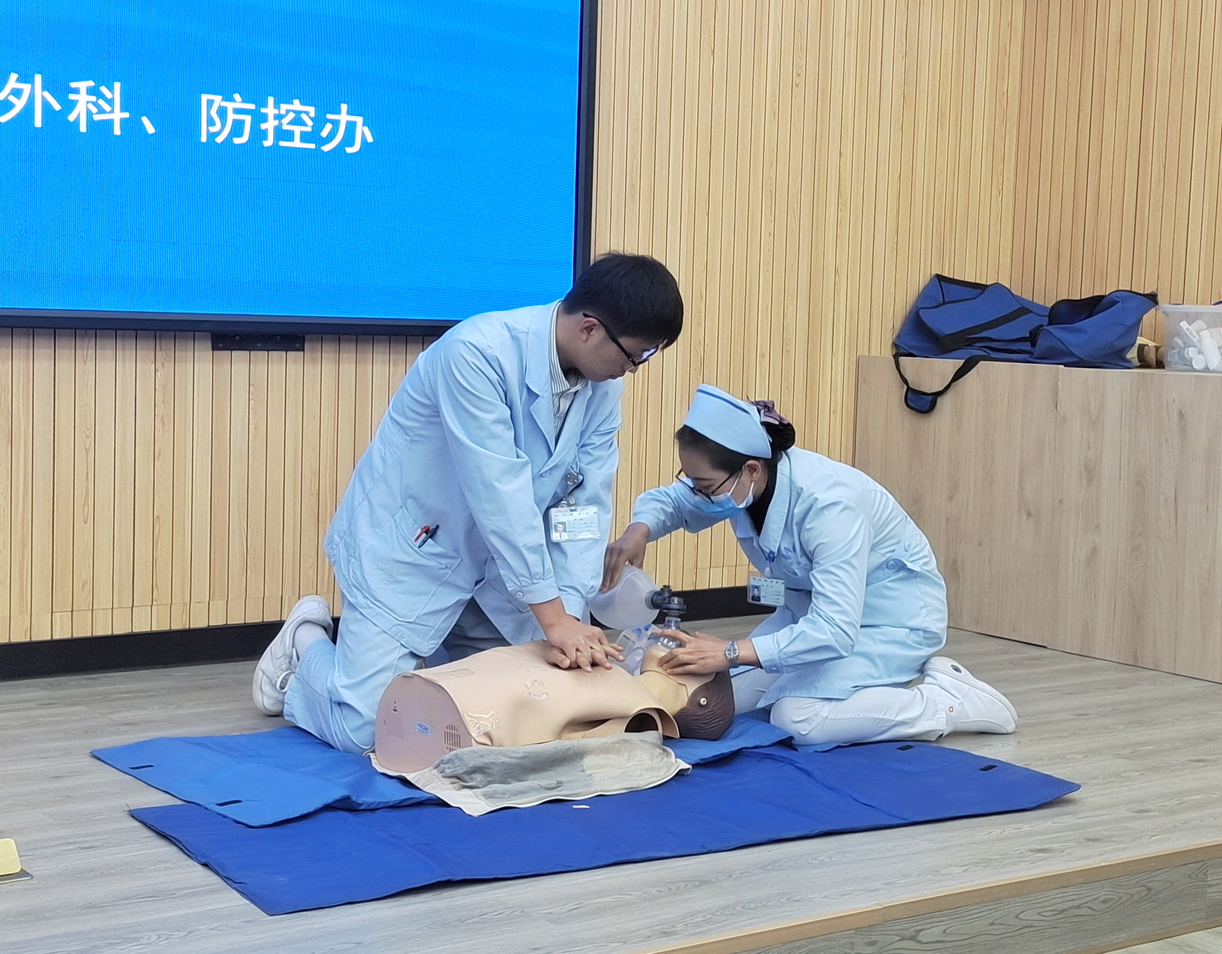 【保山安利醫(yī)院】醫(yī)務人員到保山城投建設發(fā)展（集體）有限公司開展系列急救、防控知識培訓
