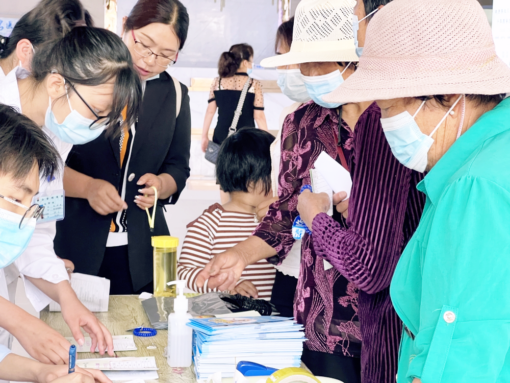 【保山安利醫(yī)院】6.6全國(guó)愛(ài)眼日，我院眼科開(kāi)展眼健康系列惠民活動(dòng)！
